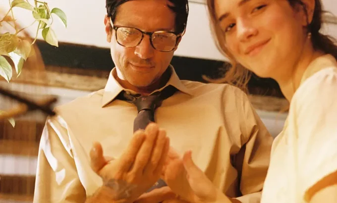 甜蜜的东方 The Sweet East