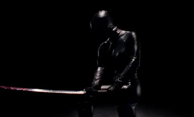 死钻倒影 Reflet dans un Diamant Mort